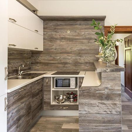 6 Bedroom Gorgeous Home In Zagvozd Exterior foto